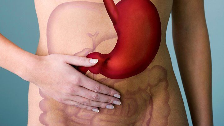 Gastroenterologist performing an appendix surgery at GI-ONE Hospital Institute Of Gastroenterology in Aurangabad.
